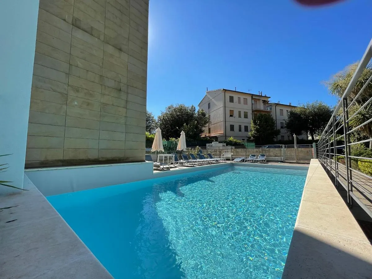 Pisa Beach Park Aparthotel Tirrenia