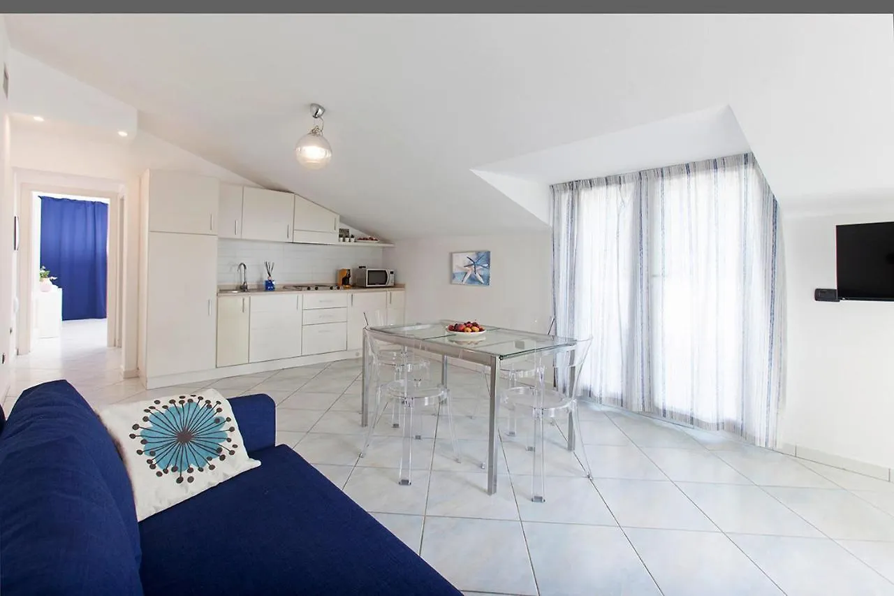 蒂勒尼亚Pisa Beach Park公寓式酒店